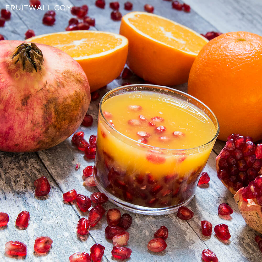 Pomegranate with orange juice, an amazing combo for Vitamin C